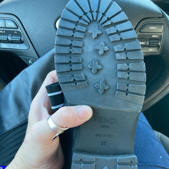 Fendi knee black and white leather boots - Picture 3 of 3